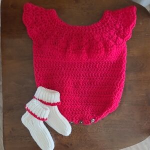Romper w/socks *NEW*
